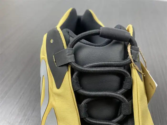 Bmlin shoes Yeezy Boost 700 MNVN 'Honey Flux' GZ0717 0129