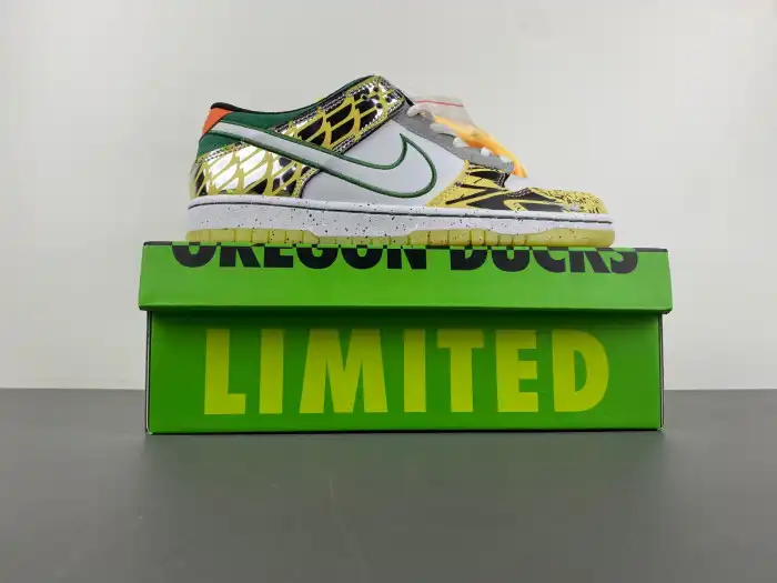 Boostmaster lin Nike Dunk Low What the Duck Away University of Oregon PE HV1454-100 0131