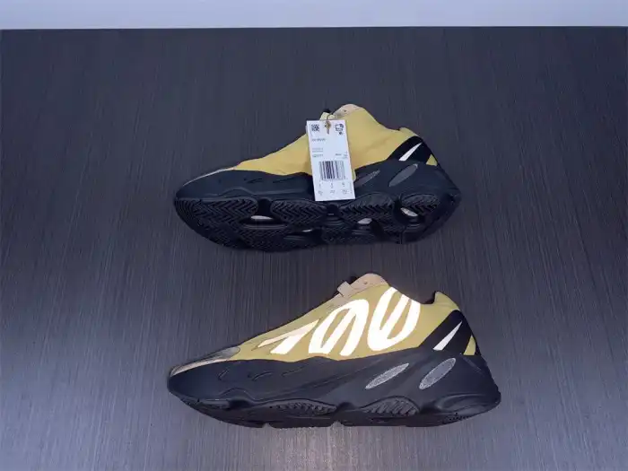 Bmlin shoes Yeezy Boost 700 MNVN 'Honey Flux' GZ0717 0129