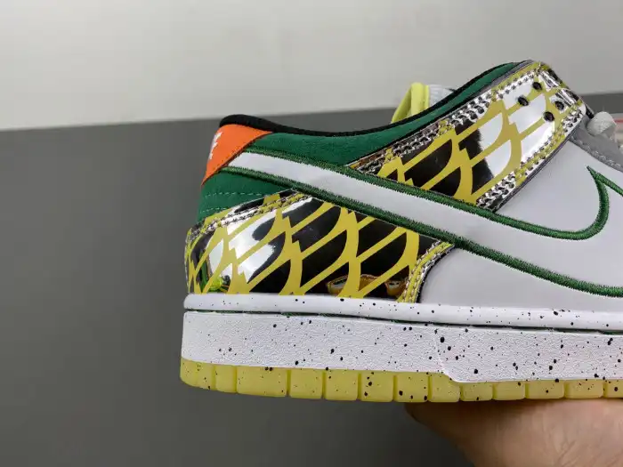 Boostmaster lin Nike Dunk Low What the Duck Away University of Oregon PE HV1454-100 0131