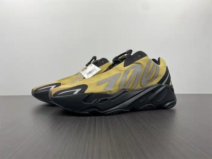 Bmlin shoes Yeezy Boost 700 MNVN 'Honey Flux' GZ0717 0129