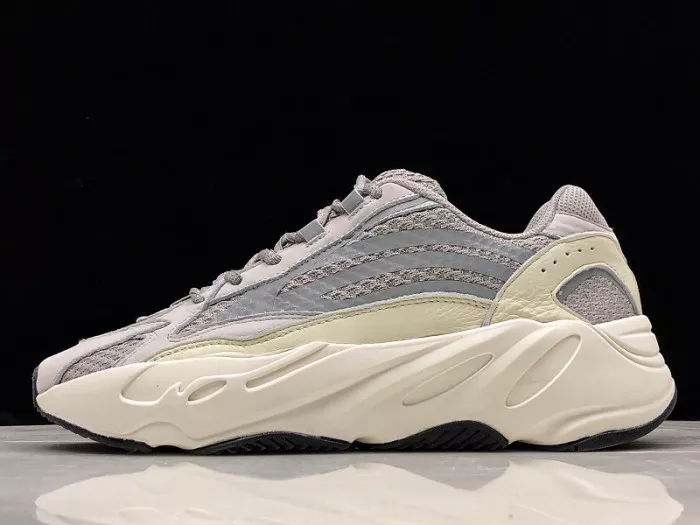 Adidas Yeezy Boost 700 V2 Static EF2829 0113