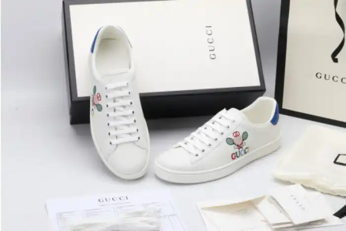 Bmlin GUCC ACE EMBROIDERED LOW-TOP SNEAKER 603696 AY070 9096 0124