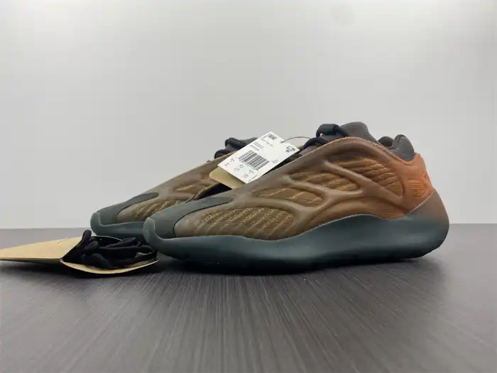 Bmlin Adidas Yeezy Boost 700 V3 Copfade GY4109 0129