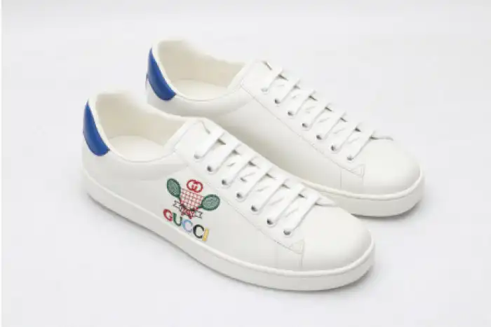 Bmlin GUCC ACE EMBROIDERED LOW-TOP SNEAKER 603696 AY070 9096 0124