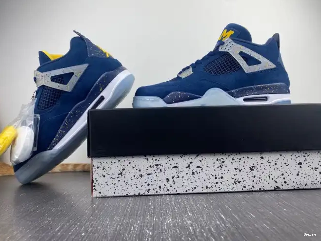 Boostmaster lin 4 Air (PE) Retro Jordan Michigan AJ4-1036660 0213