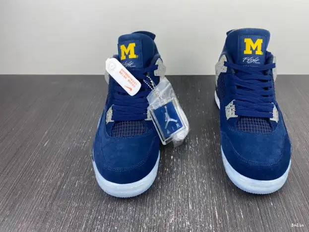 Boostmaster lin 4 Air (PE) Retro Jordan Michigan AJ4-1036660 0213