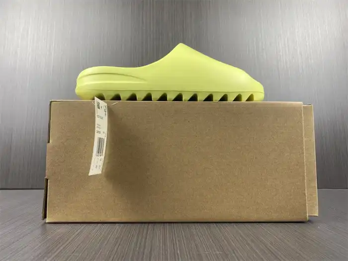 Bmlin shoes Adidas Yeezy Slide Green GX6138 0202