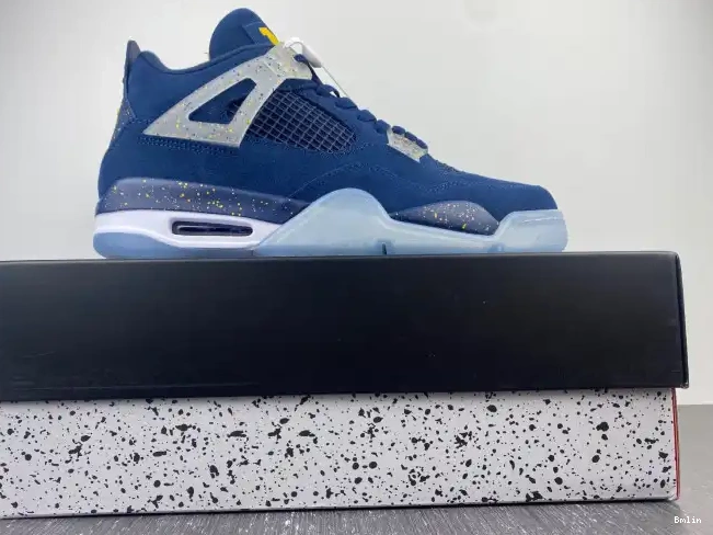 Boostmaster lin 4 Air (PE) Retro Jordan Michigan AJ4-1036660 0213