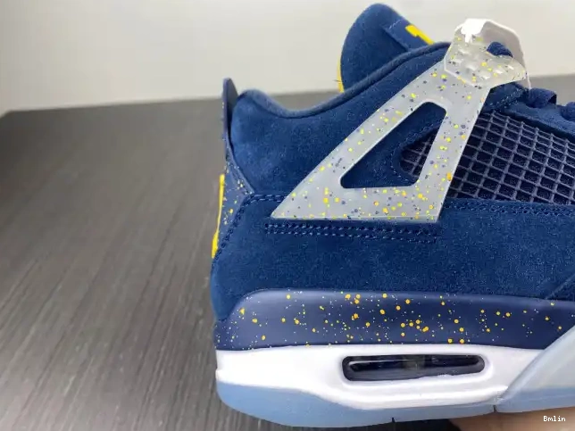 Boostmaster lin 4 Air (PE) Retro Jordan Michigan AJ4-1036660 0213