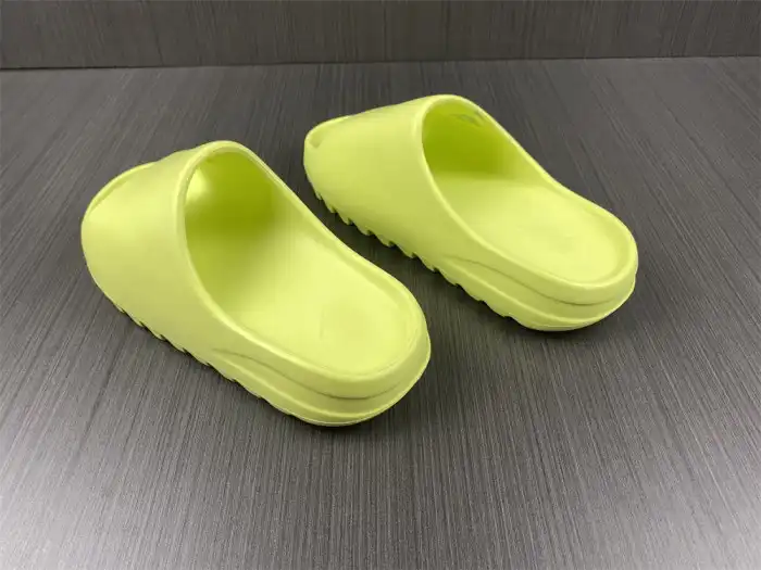 Bmlin shoes Adidas Yeezy Slide Green GX6138 0202